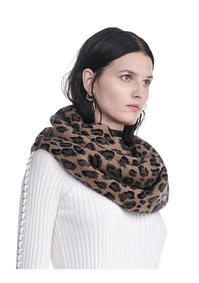 Alexander Wang ‎LEOPARD ENDLESS SCARF ‎ ‎Scarf & Hat‎ | Official Site