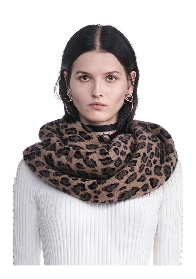 Alexander Wang ‎LEOPARD ENDLESS SCARF ‎ ‎Scarf & Hat‎ | Official Site